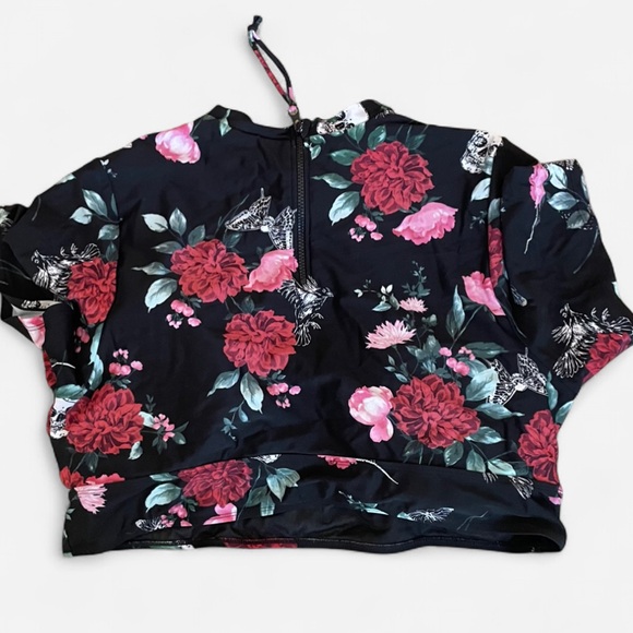 Torrid Skull Floral Garden Rash Guard Swim Bathing Suit Short Sleeve Top - Picture 5 of 8